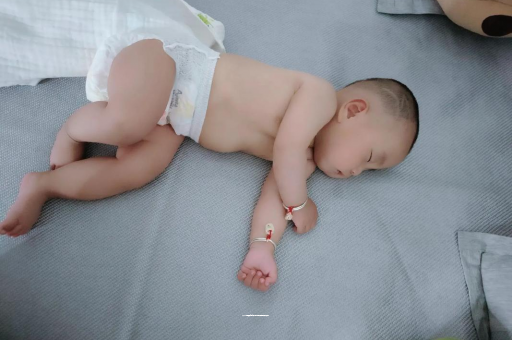 鄄城怎样教宝宝爬